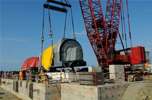 大型設備在吊裝過程中應采取哪些安全措施？